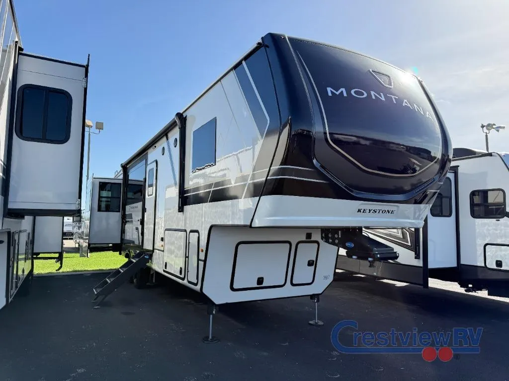 2026 Keystone Montana 3532SP - Photo 3