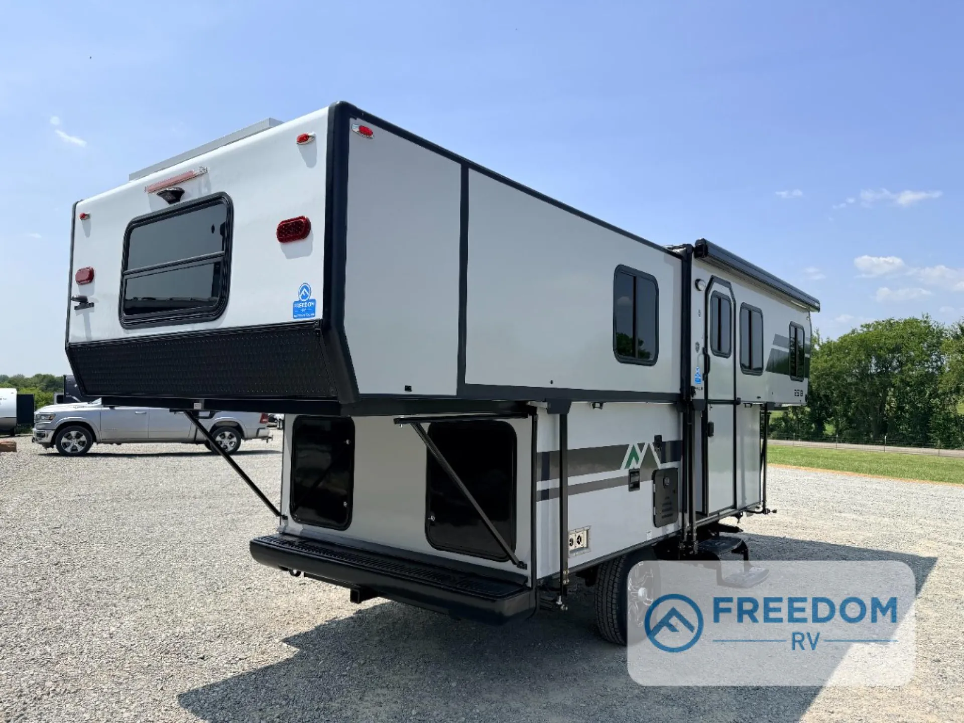 2027 TrailManor 2518 Series 2518KB - Photo 4