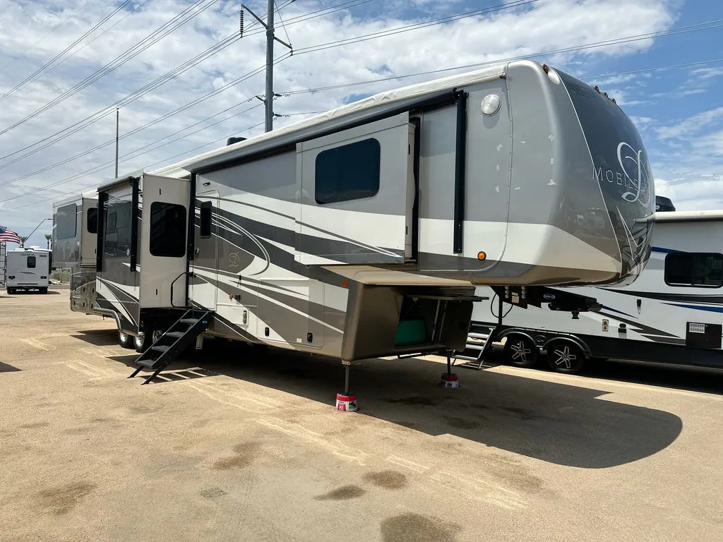 2020 DRV Mobile Suites 44 Columbus - Photo 2