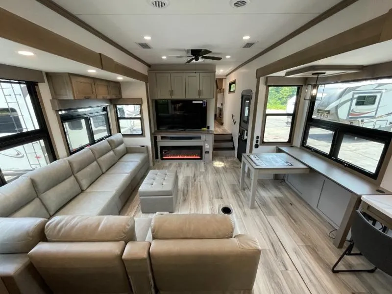 2026 KZ Durango Gold 390MLQ - Photo 4