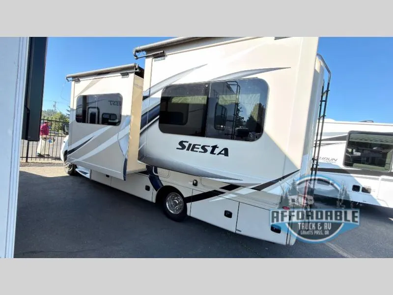 2018 Thor Motor Coach Siesta Sprinter 24SS - Photo 2