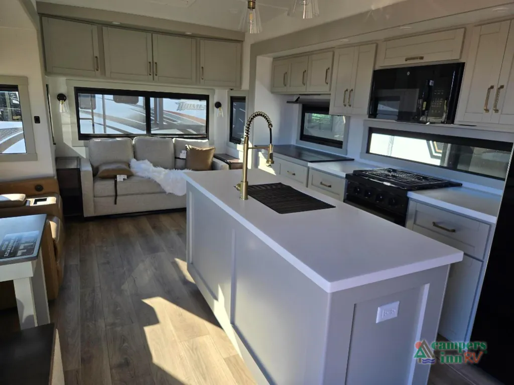 2026 Brinkley Model Z 3600, Photos photo 13