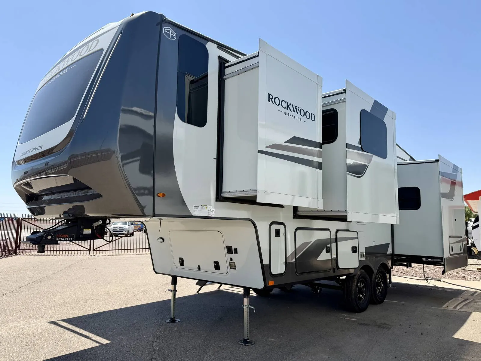 2026 Forest River Rockwood FW 290SFK - Photo 3