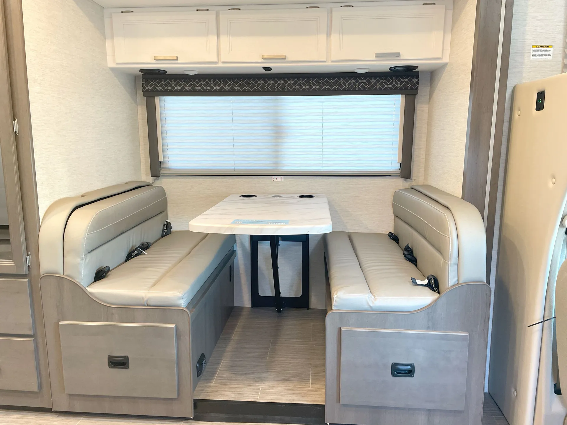 2025 Thor Motor Coach Freedom Elite 27HE — living area main