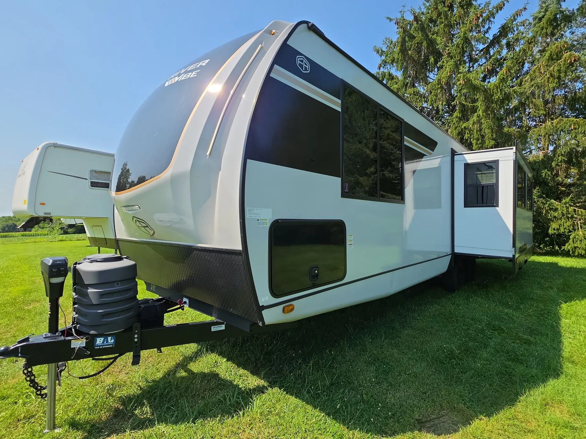 2025 Forest River Vibe 2600RK - Photo 3
