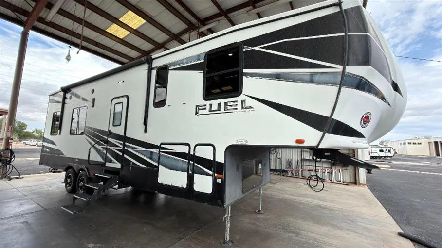 2019 Heartland Fuel 322 - Photo 2