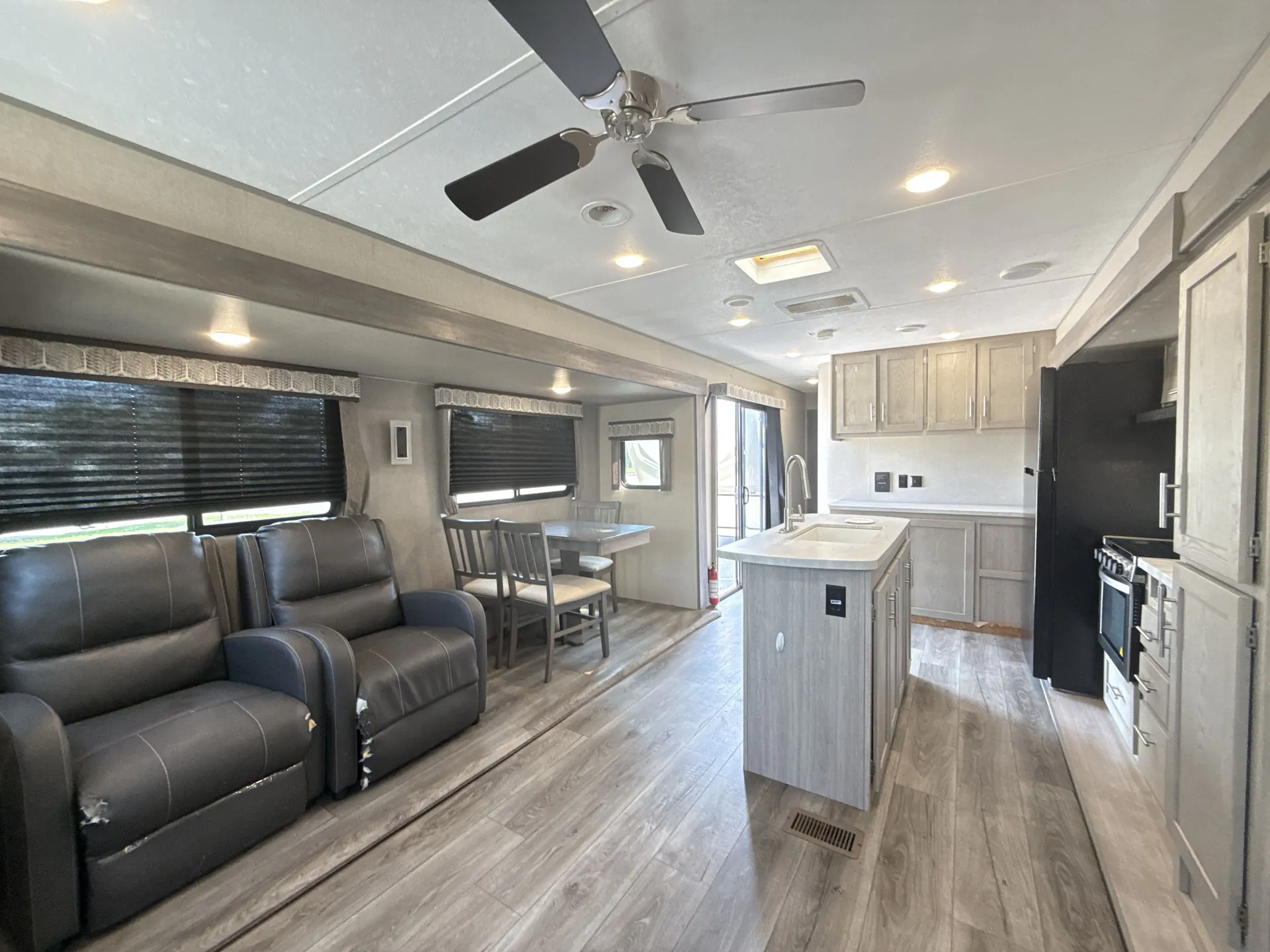 2023 Coachmen Catalina Destination 39MKTS — living area main