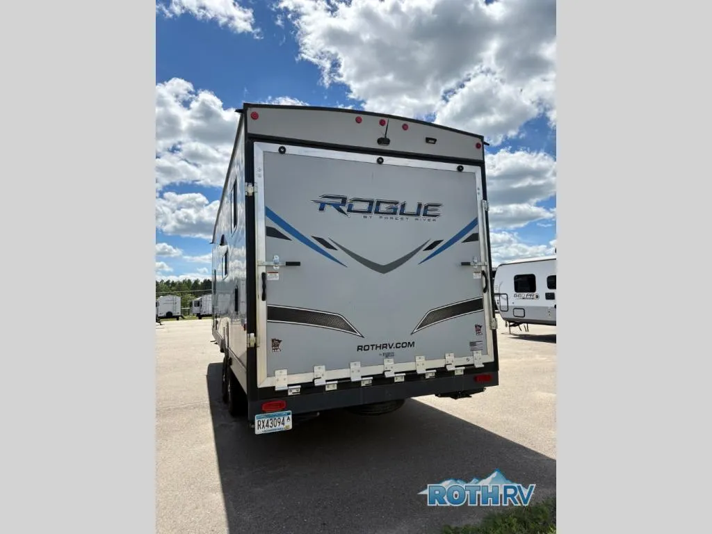 2022 Forest River Vengeance Rogue 25V - Photo 4