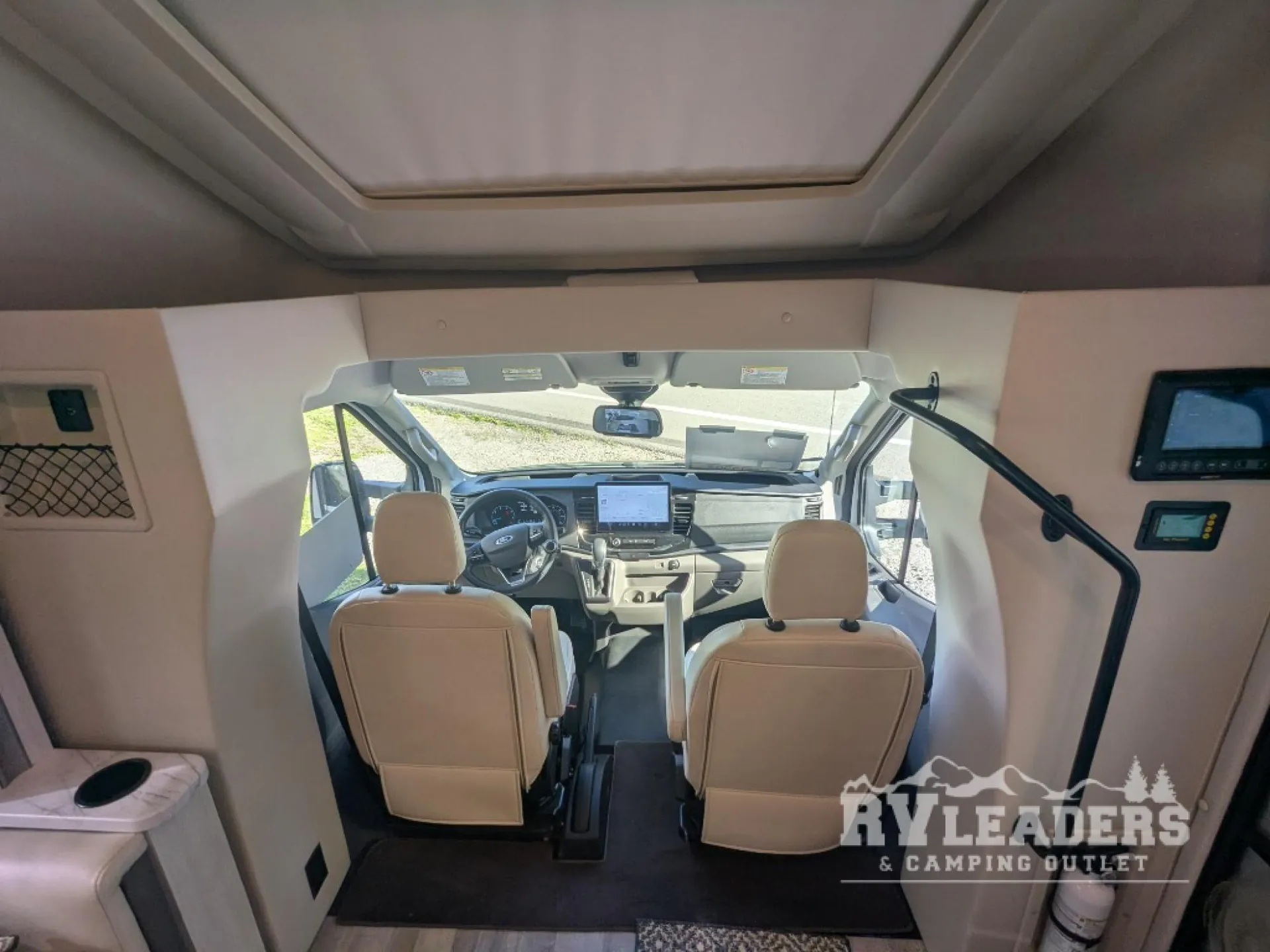 2024 Thor Motor Coach Gemini AWD 24KB - Photo 3