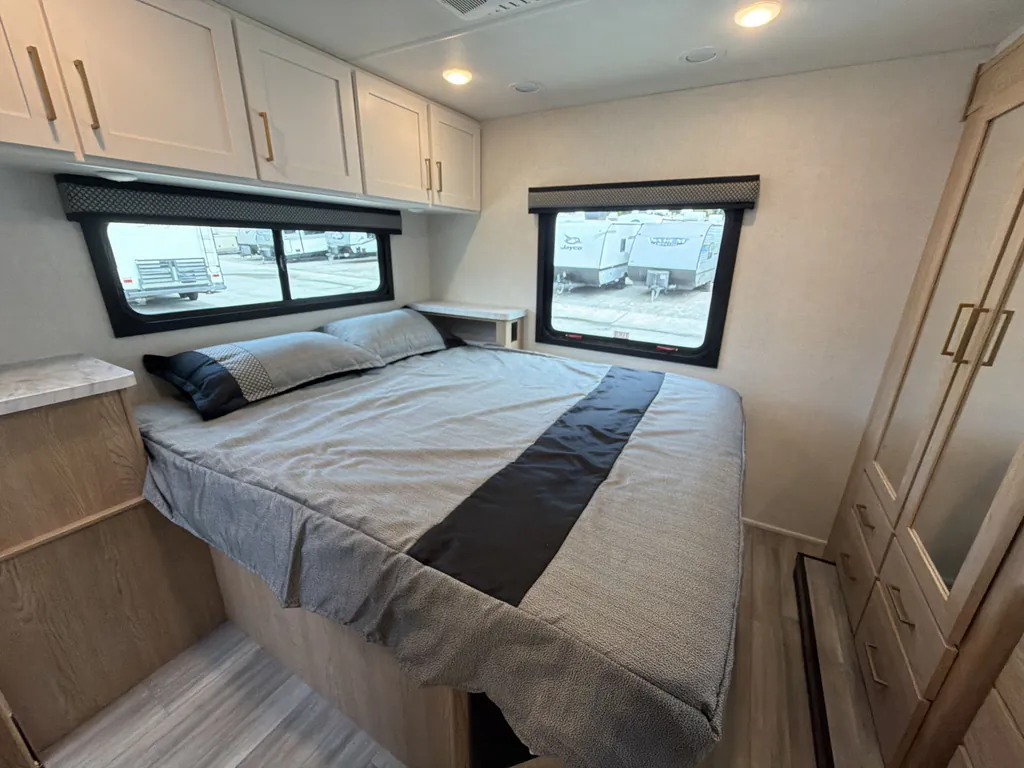 2027 Thor Motor Coach Freedom Elite 31FE, Photos photo 20