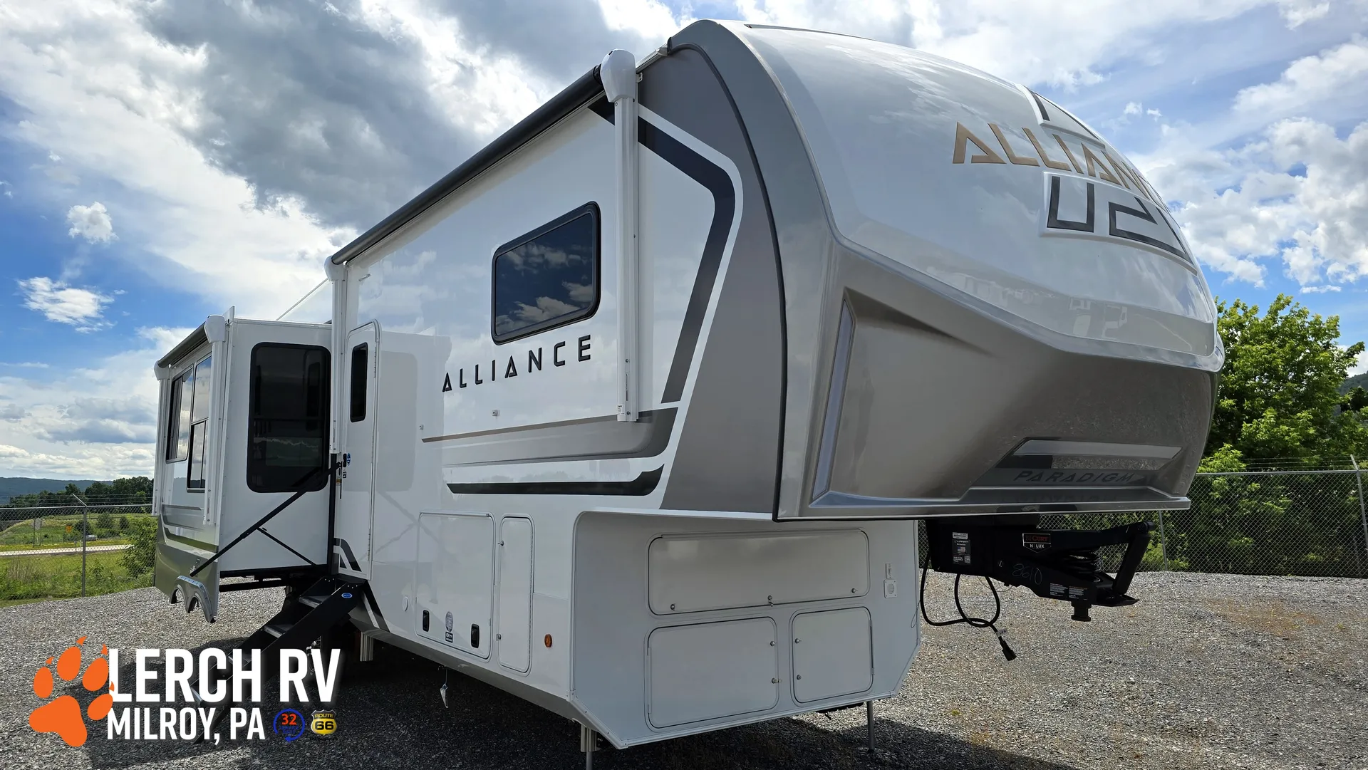 2027 Alliance RV Paradigm 310RL - Photo 2