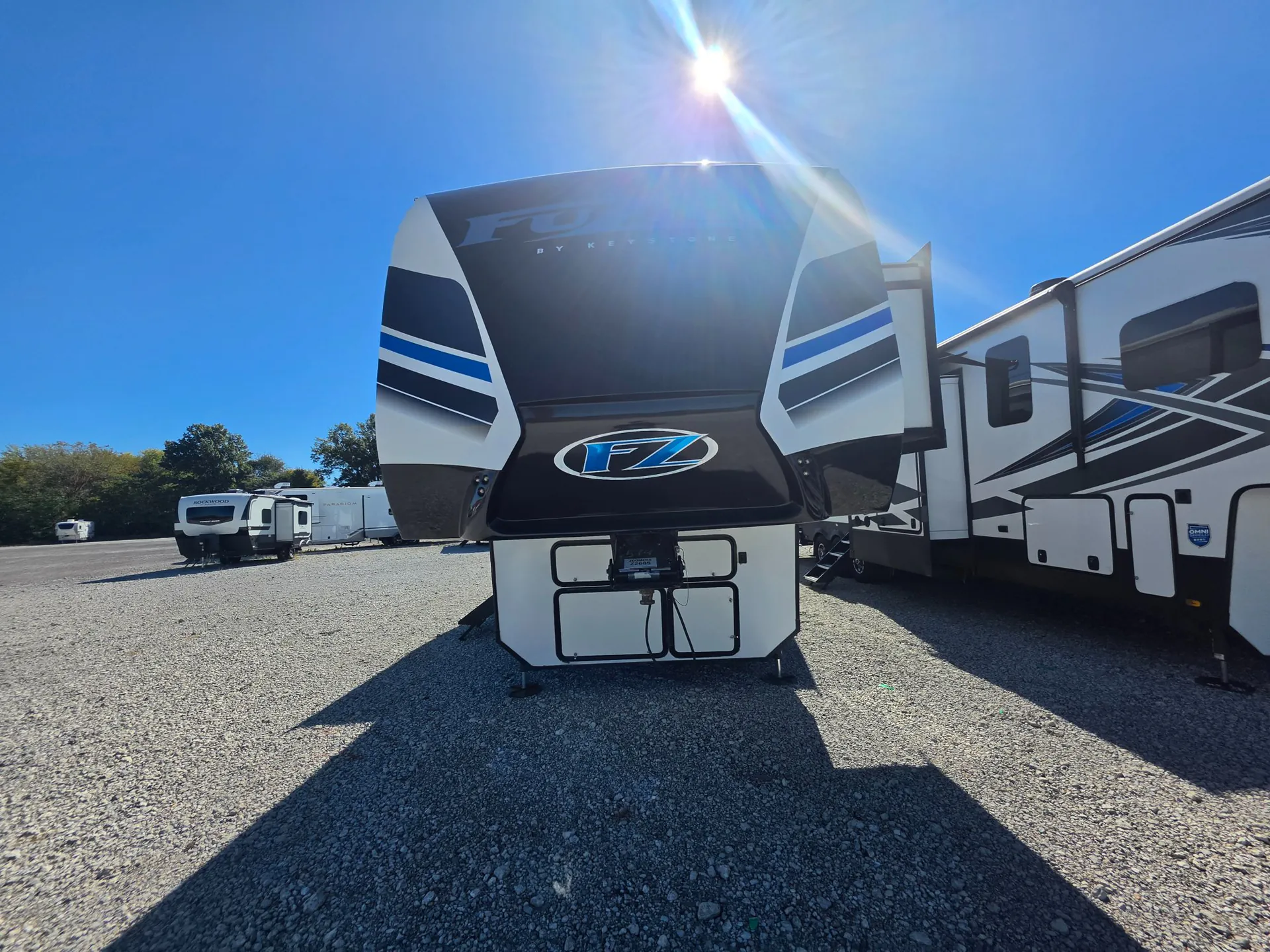 2022 Keystone Fuzion 379 - Photo 3
