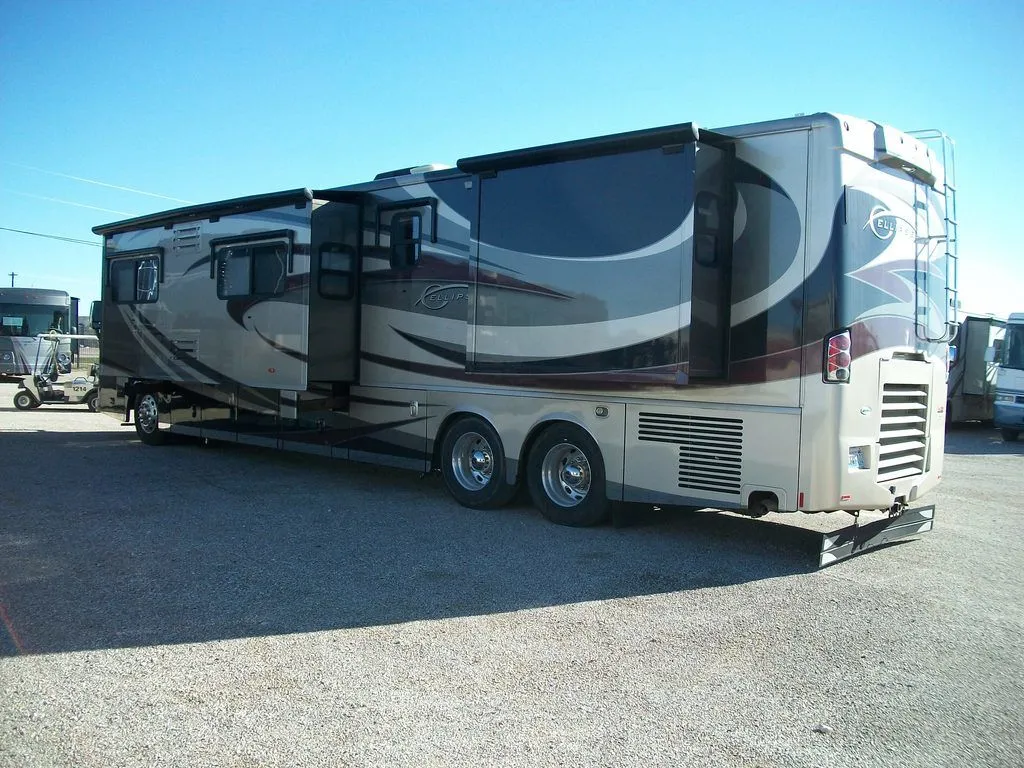 2010 Winnebago Itasca 42AD - Photo 3