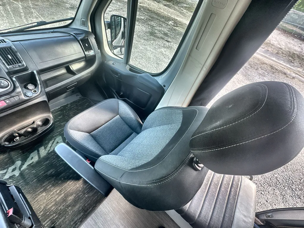 2017 Winnebago Travato 59G, Photos photo 28