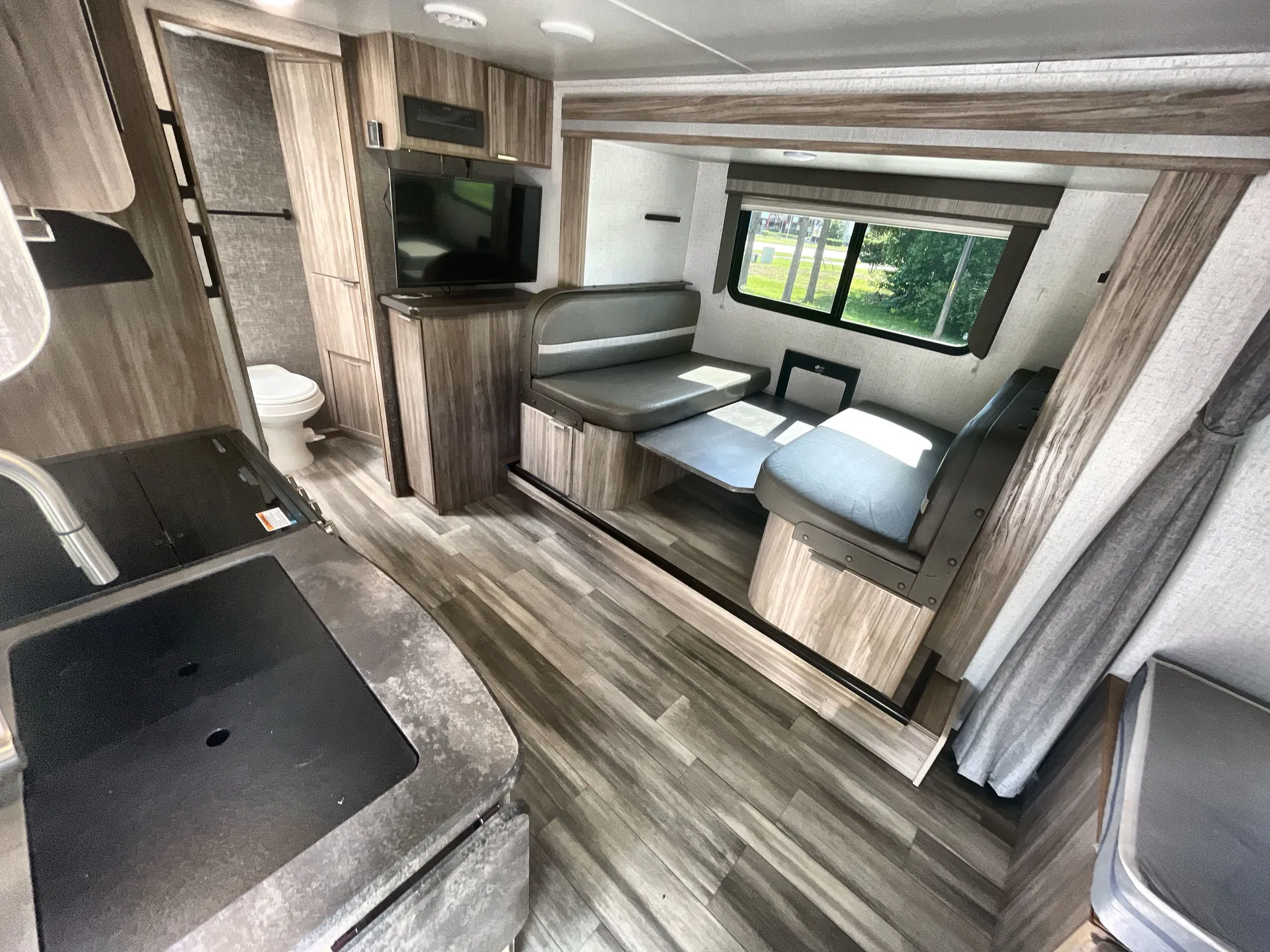 2021 Winnebago Micro Minnie 2108TB — living area main