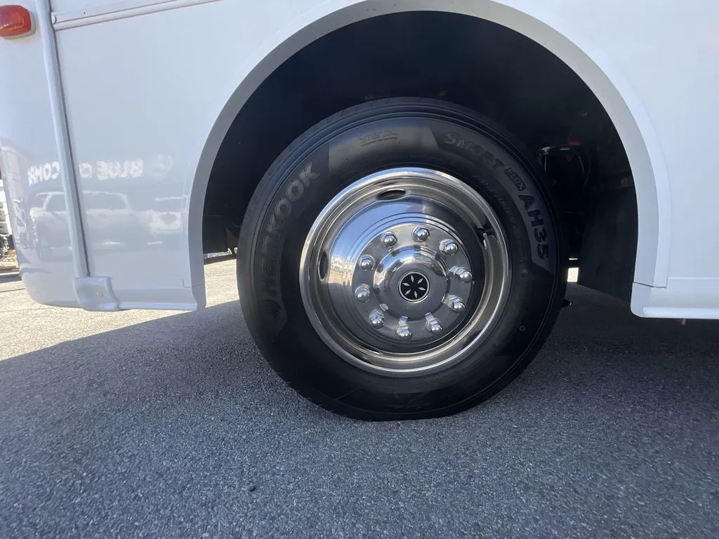 2018 Winnebago Intent 30R - Photo 3
