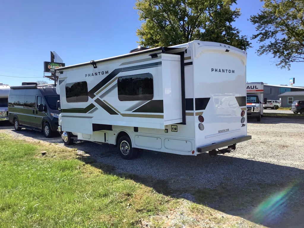 2027 Nexus Phantom Sport 24PS, Photos photo 4