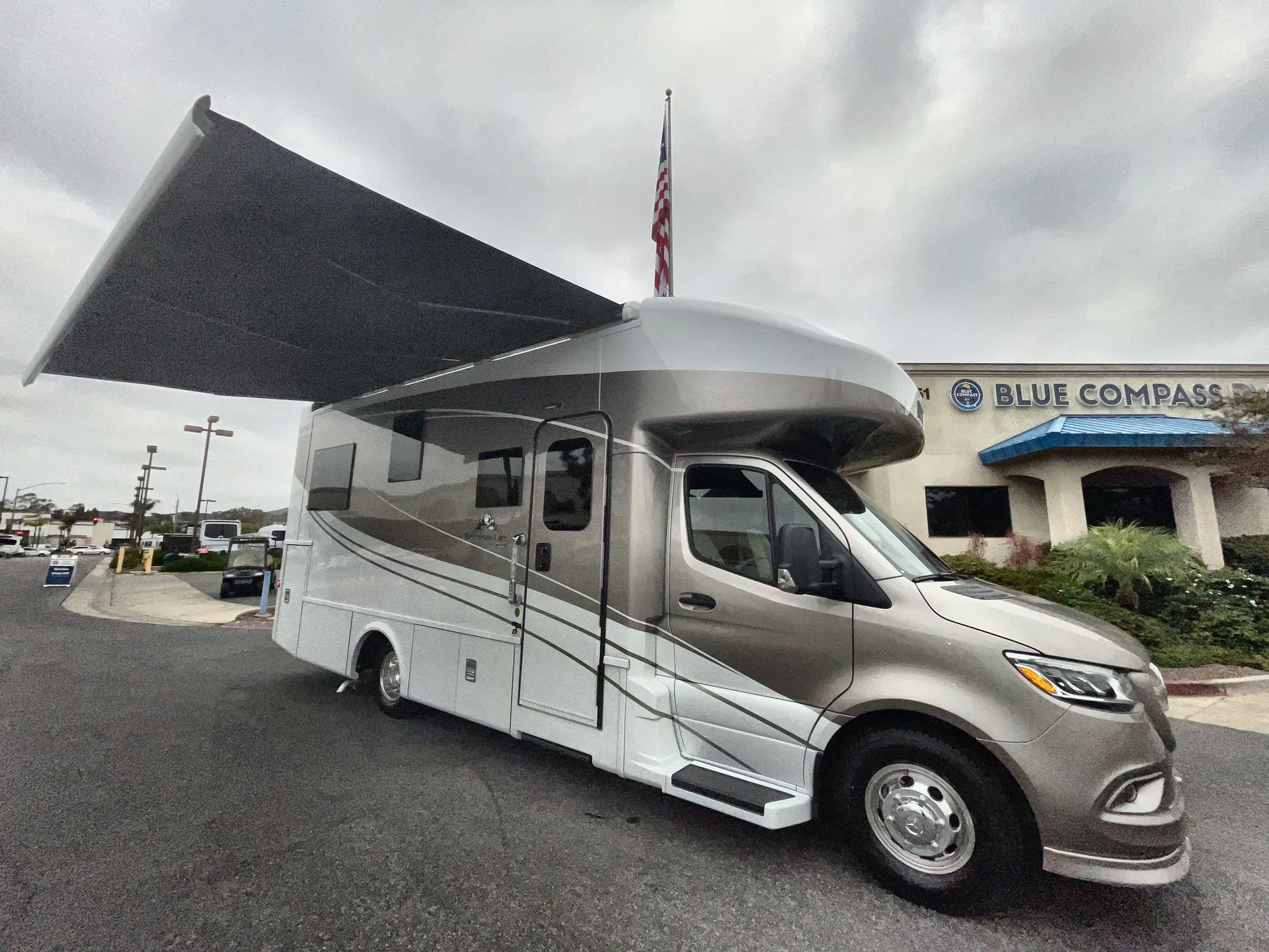 2027 Newmar Freedom Aire 2512 - Photo 3