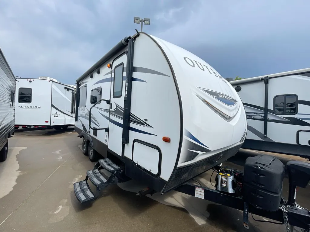 2019 Keystone Outback Ultra-Lite 210URS - Photo 2