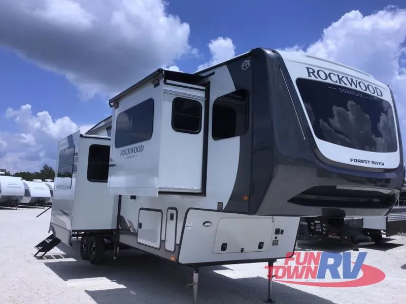 2026 Forest River Rockwood Signature 402SFL - Photo 2