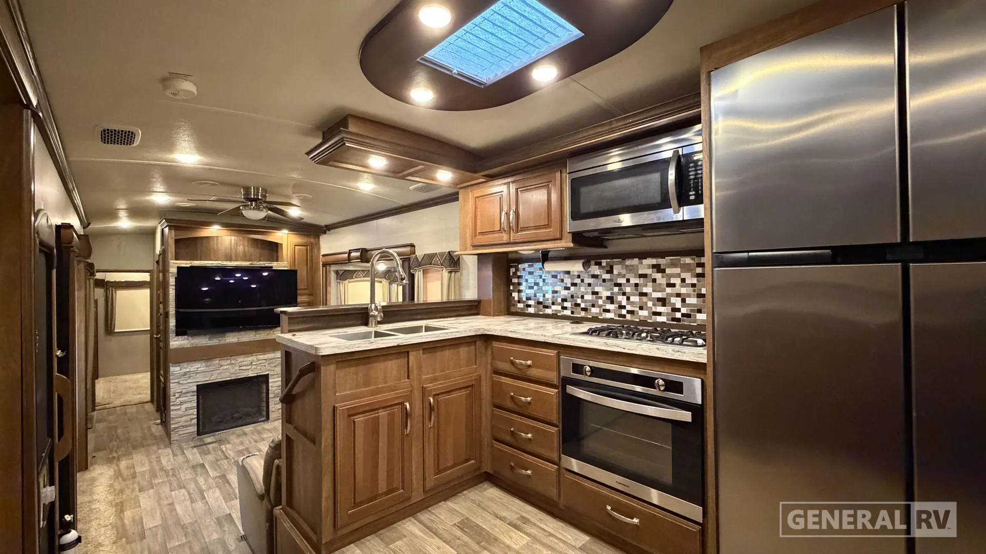 2017 Keystone Montana 3820FK - Photo 4