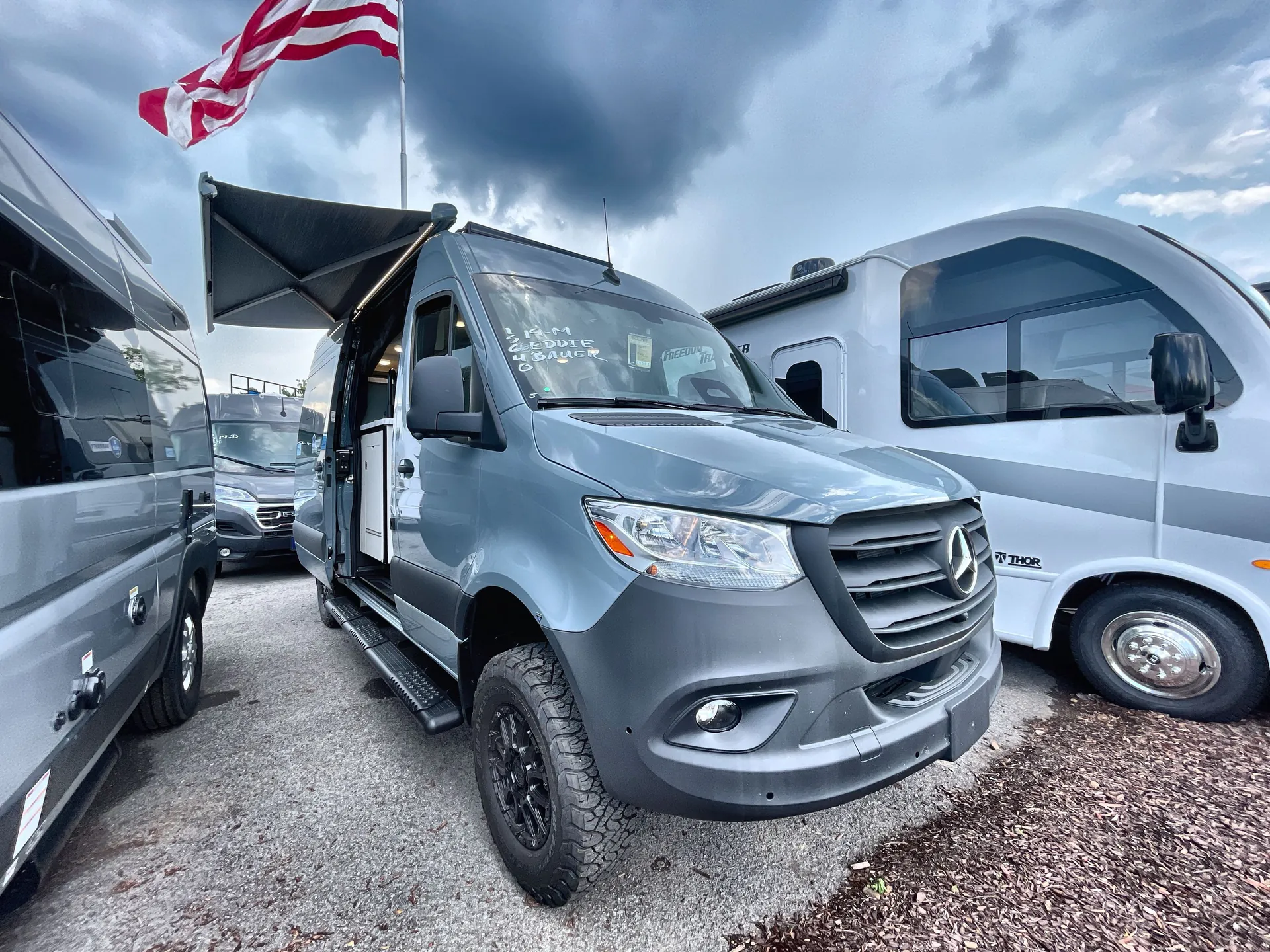 2026 Thor Motor Coach Eddie Bauer 19EB - Photo 2