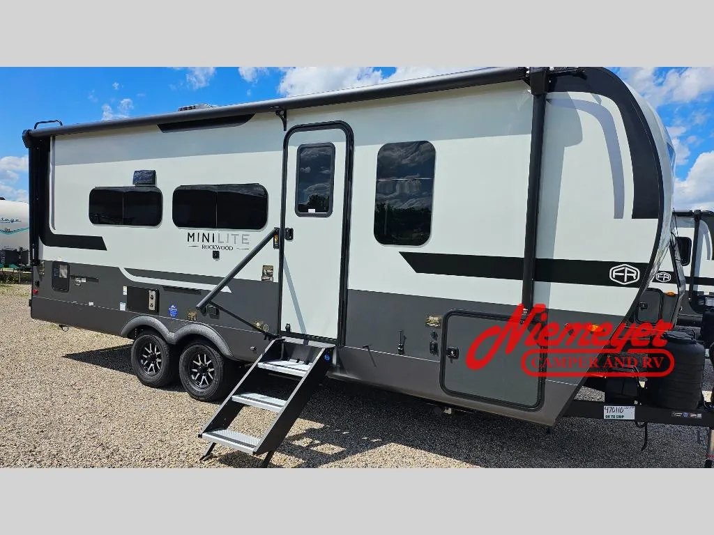 2027 Forest River RV Rockwood Mini Lite 2524FBT - Photo 3