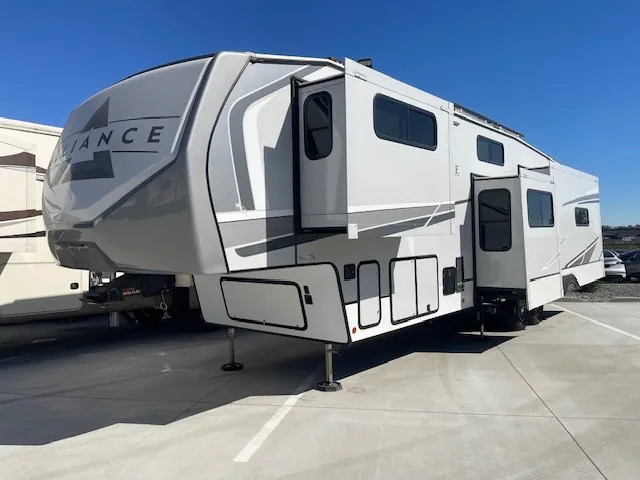 2024 Alliance RV Avenue 37MBR - Photo 3