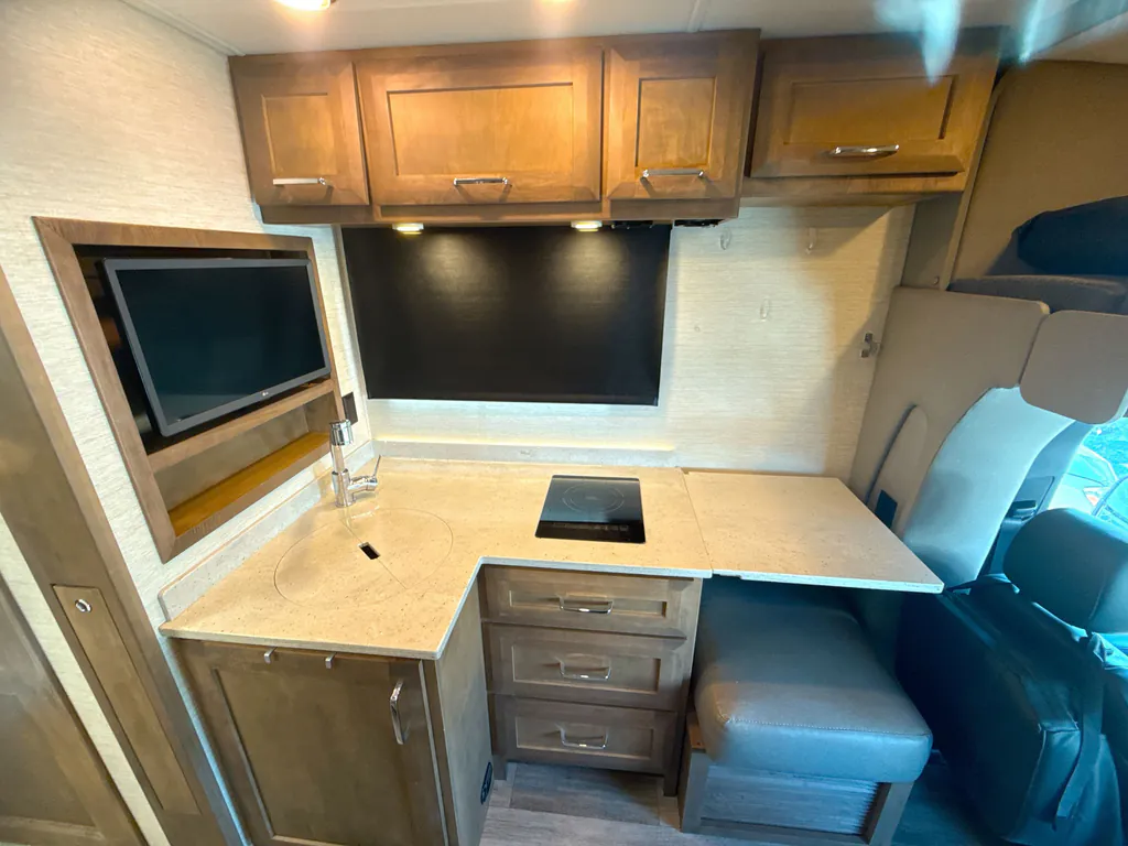 2024 Tiffin Wayfarer 25 RLW, Photos photo 10