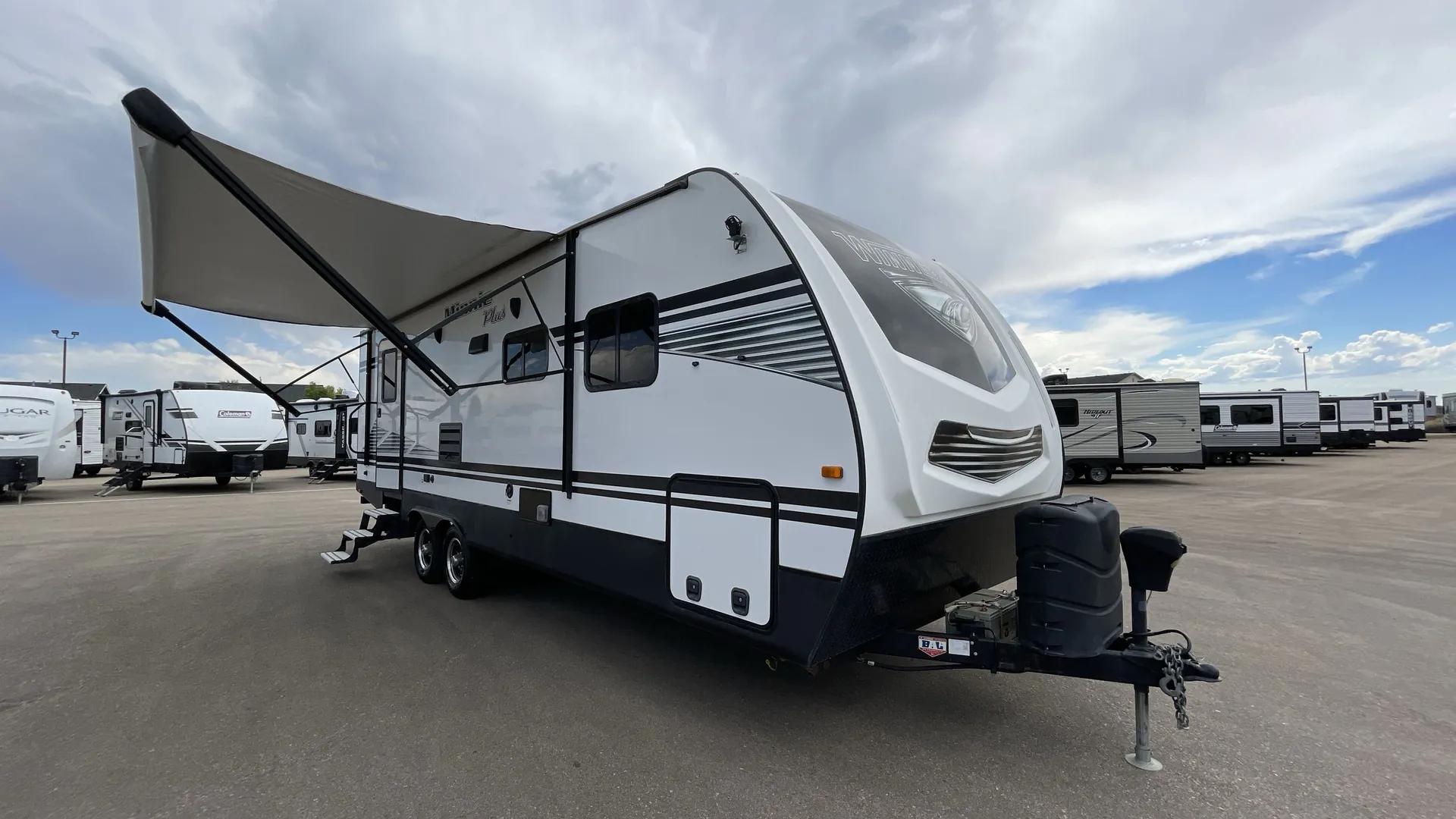 2019 Winnebago Minnie Plus 26RBSS - Main photo