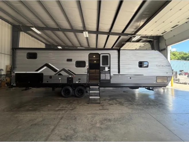 2027 Coachmen Catalina Legacy Edition 293TQBSCK - Photo 4