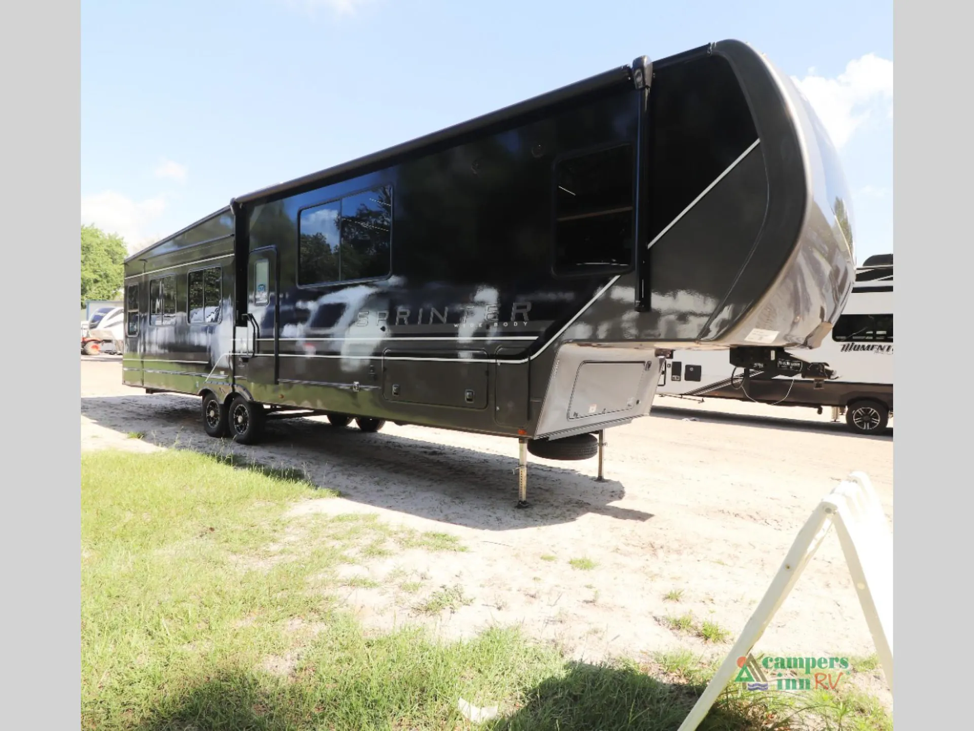 2025 Keystone Sprinter 3590LFT - Photo 3