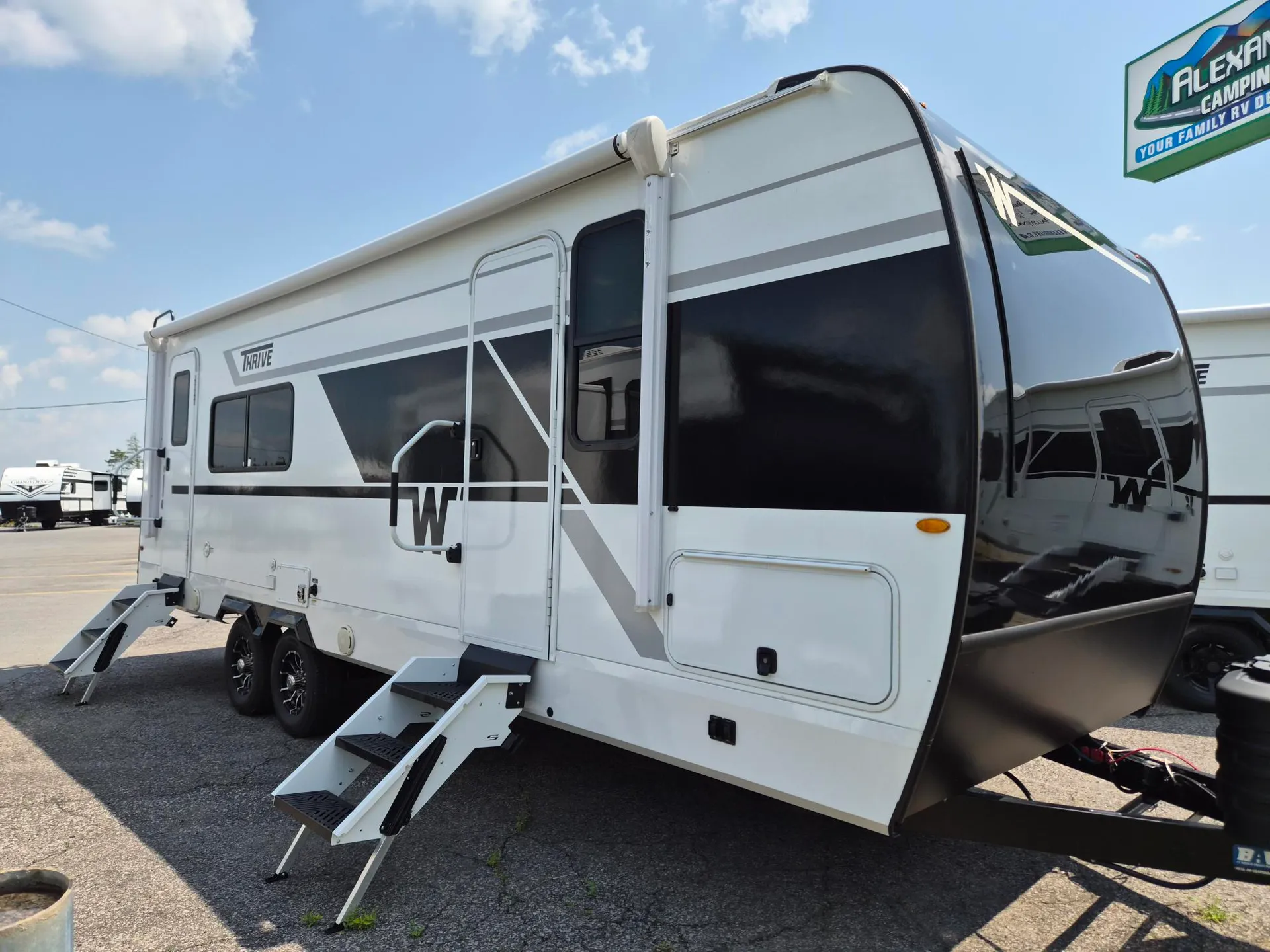 2026 Winnebago Thrive 24RKS - Photo 2