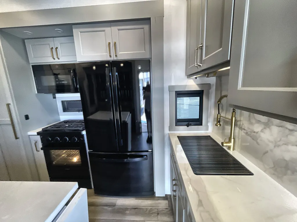 2024 Brinkley Model G 4000, Photos photo 8