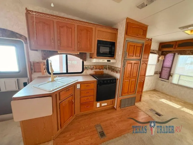 2002 Keystone RV Montana Used    3255 RL - Photo 4