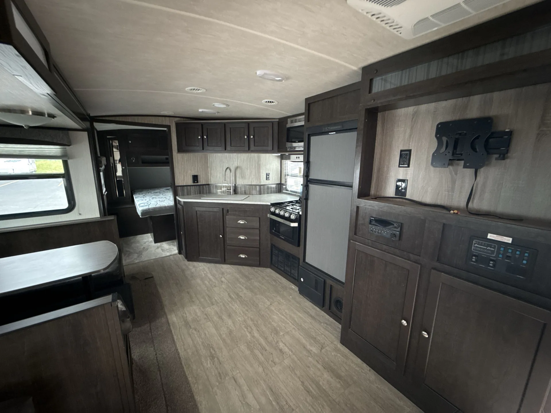 2019 Cruiser RV Shadow Cruiser 260RBS — living area main