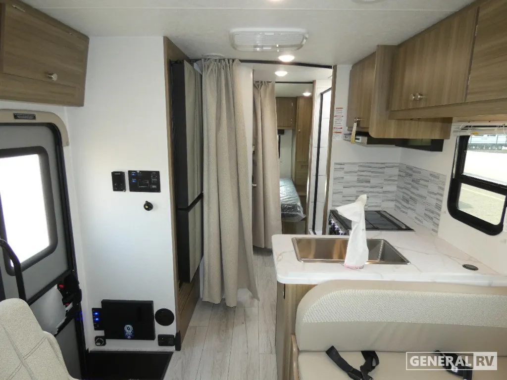 2026 Coachmen Freelander 27QB - Ford 350 - Photo 3