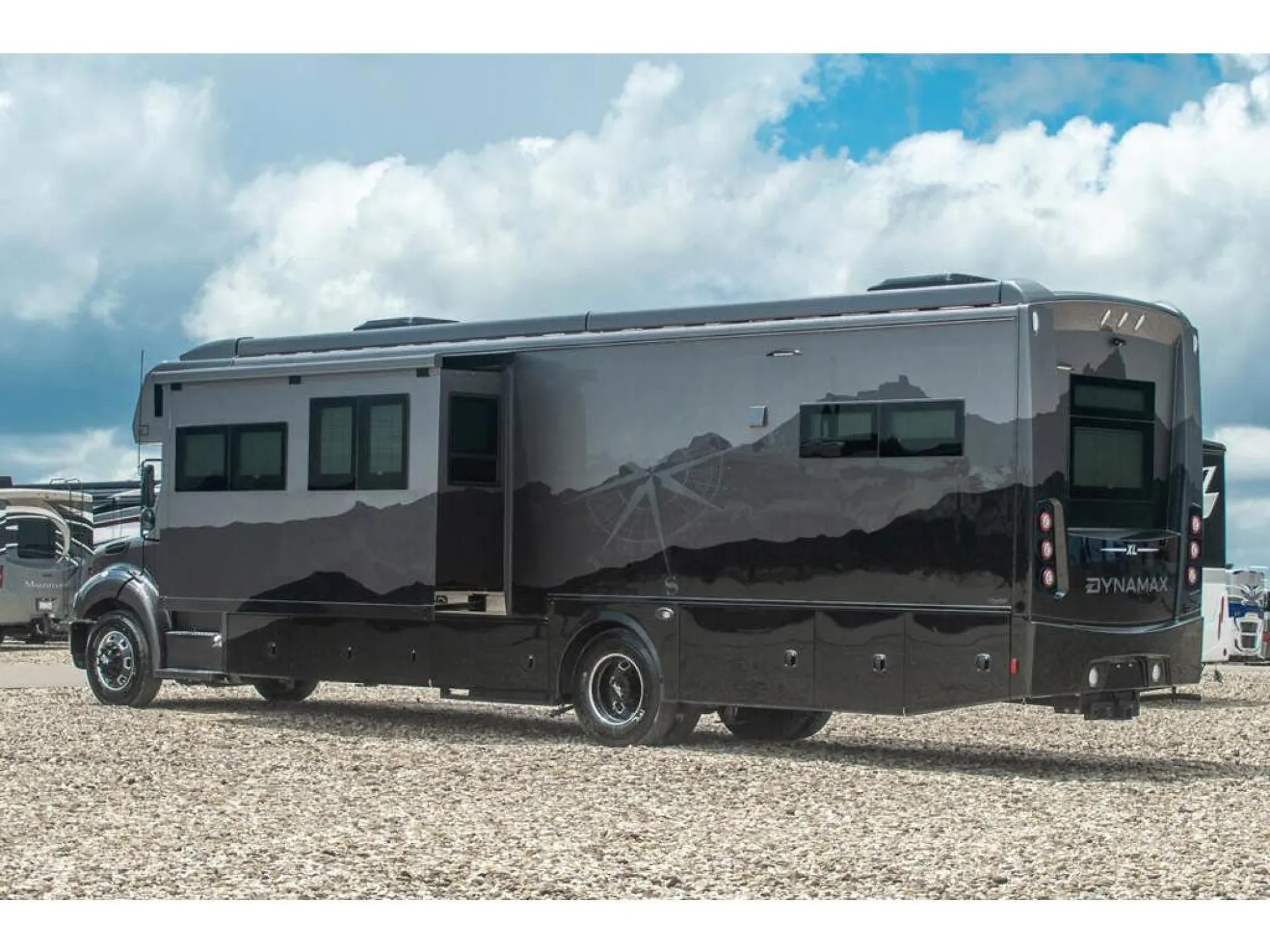 2026 Dynamax Corp DynaQuest XL 3700BD dealer photo 6 from Blue Compass RV
