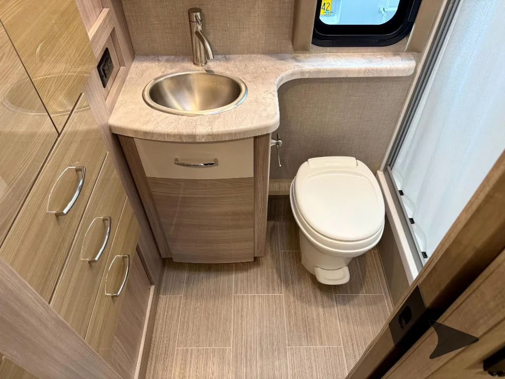 2022 Thor Motor Coach Tiburon 24FB, Photos photo 41