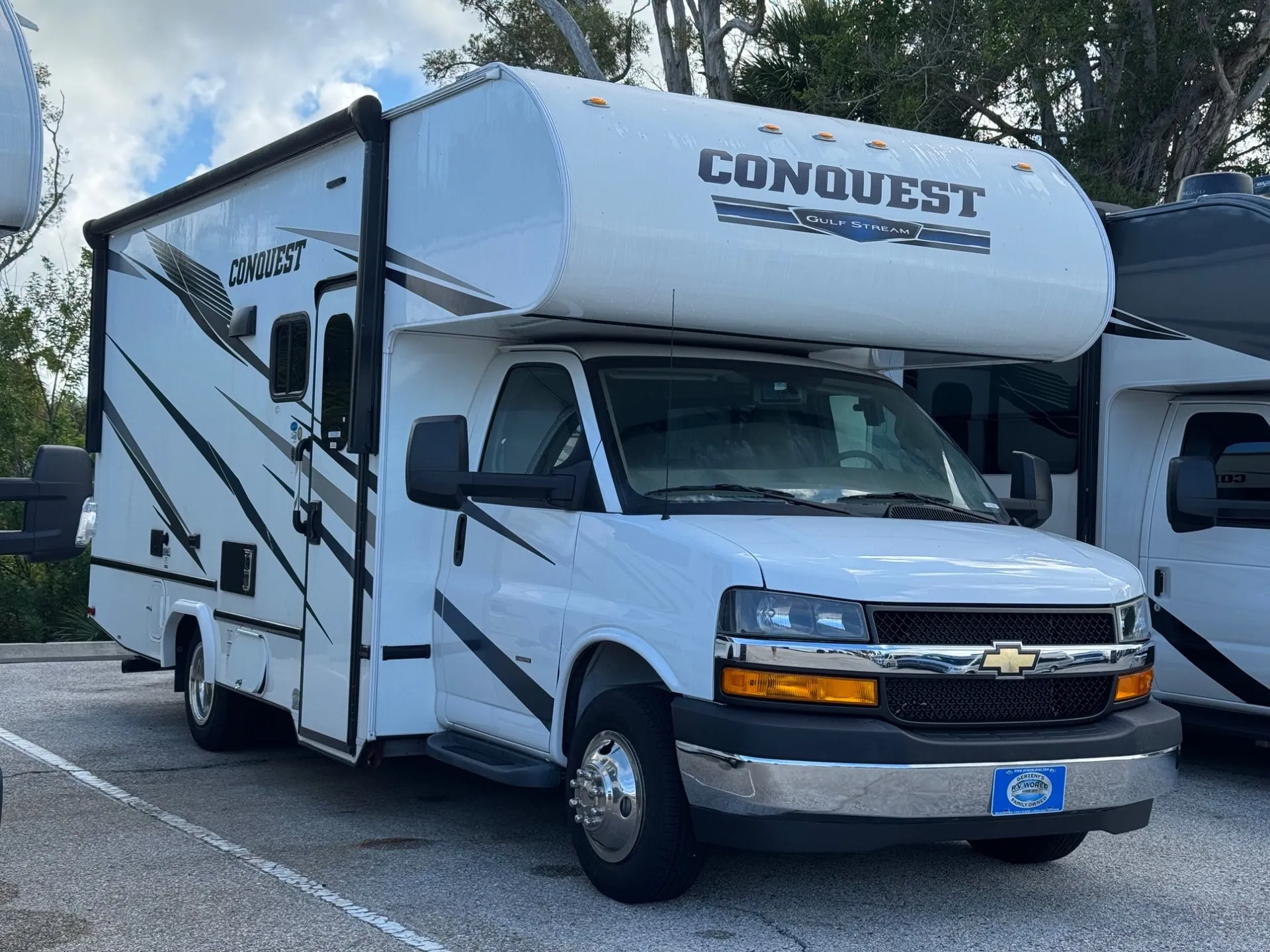 2024 Gulf Stream Conquest 6220LE - Photo 2