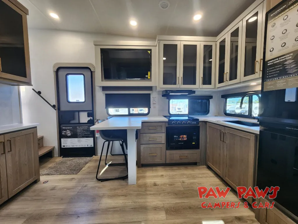 2027 Forest River Rockwood Signature 281SRK, Photos photo 9