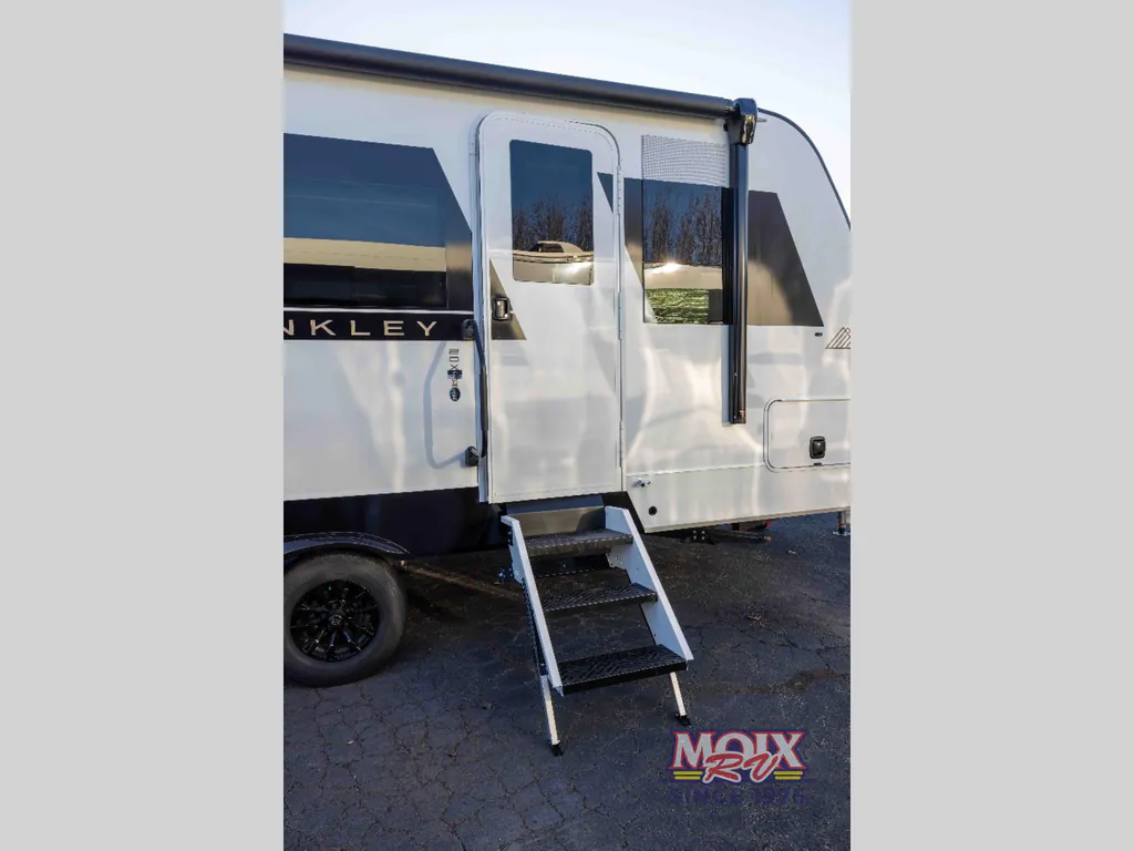 2026 Brinkley Model Ix 20X, Photos photo 11