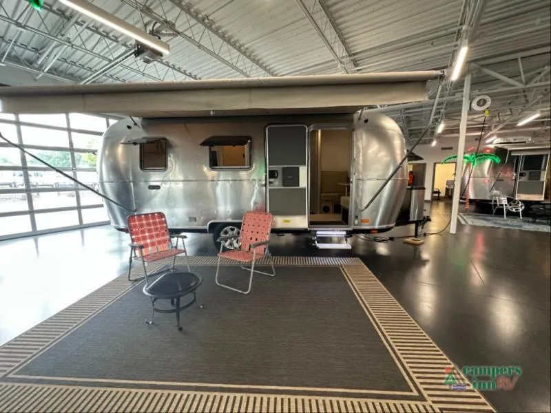 2026 Airstream World Traveler 22RB - Photo 2