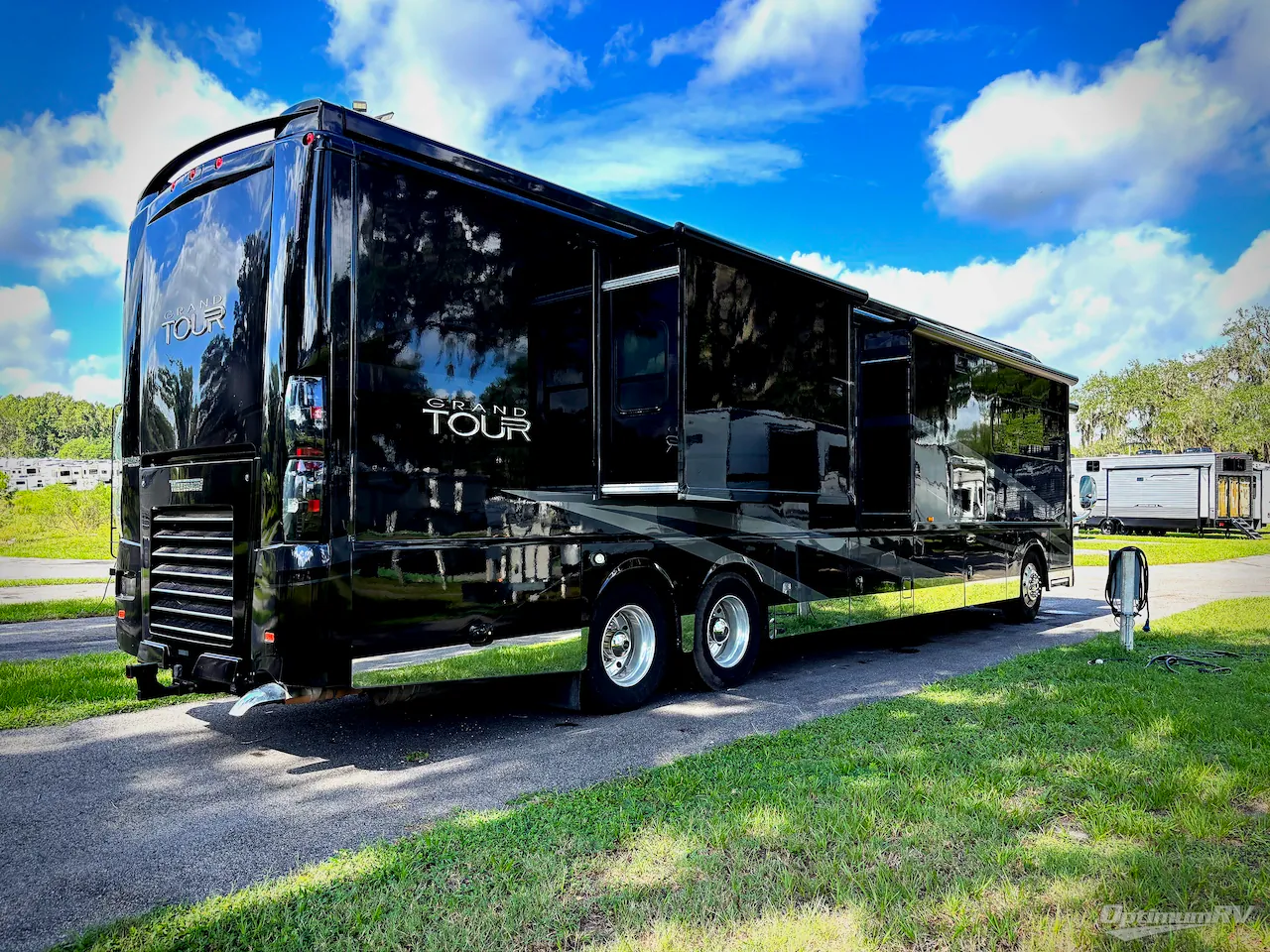 2015 Winnebago Grand Tour 42QL - Photo 3