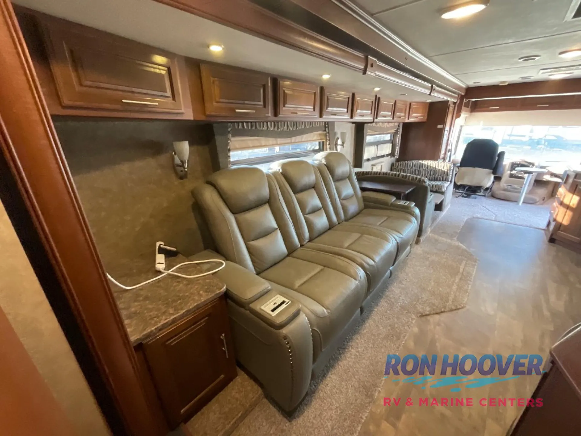 2015 Forest River RV Georgetown 335DS - Photo 4