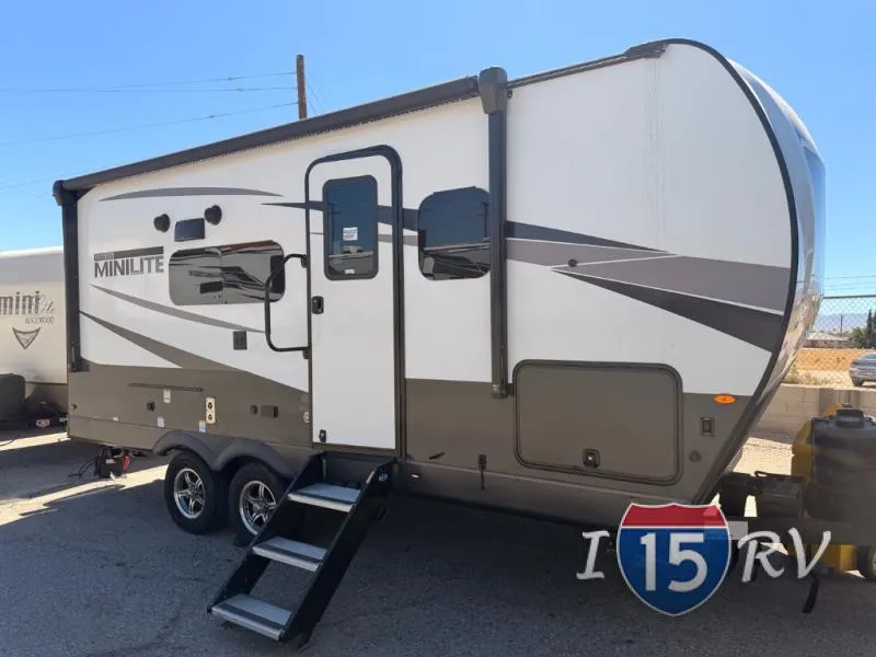 2024 Forest River Rockwood Mini Lite 2104S - Photo 3