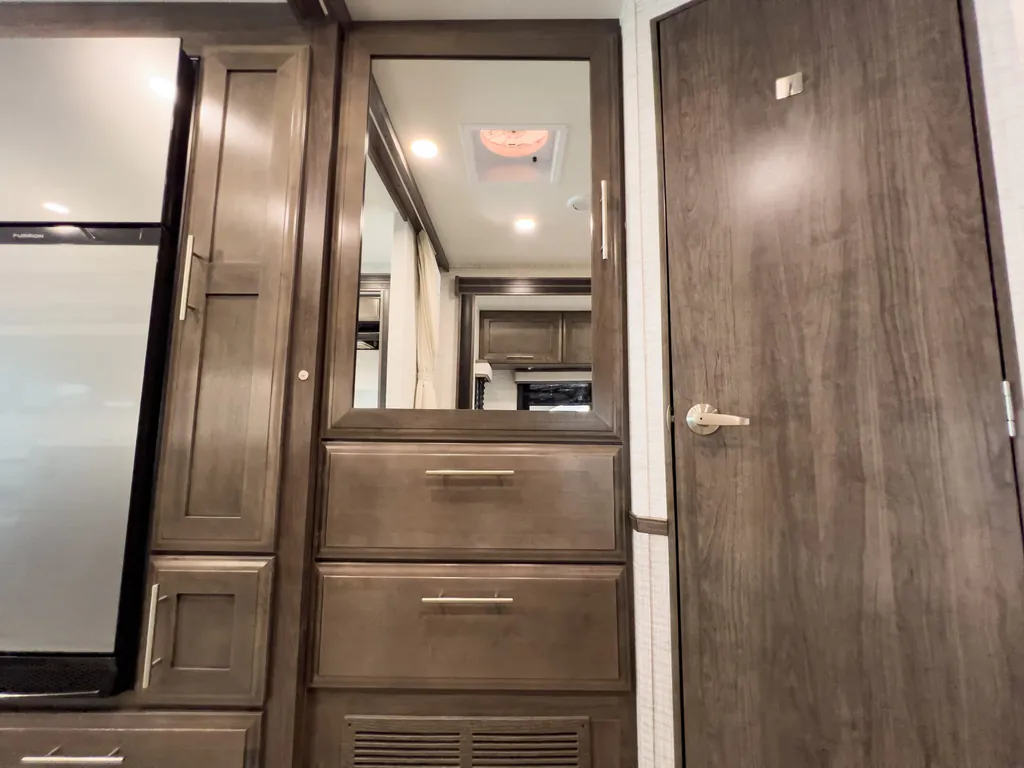 2025 Entegra Coach Vision 27A, Photos photo 17