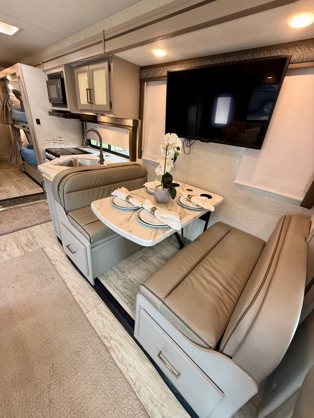 2024 Thor Motor Coach Chateau 31EV, Photos photo 10