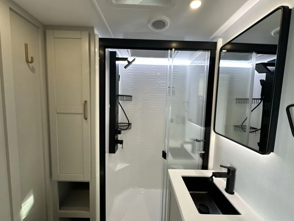2026 Brinkley Model Z 3515, Photos photo 18
