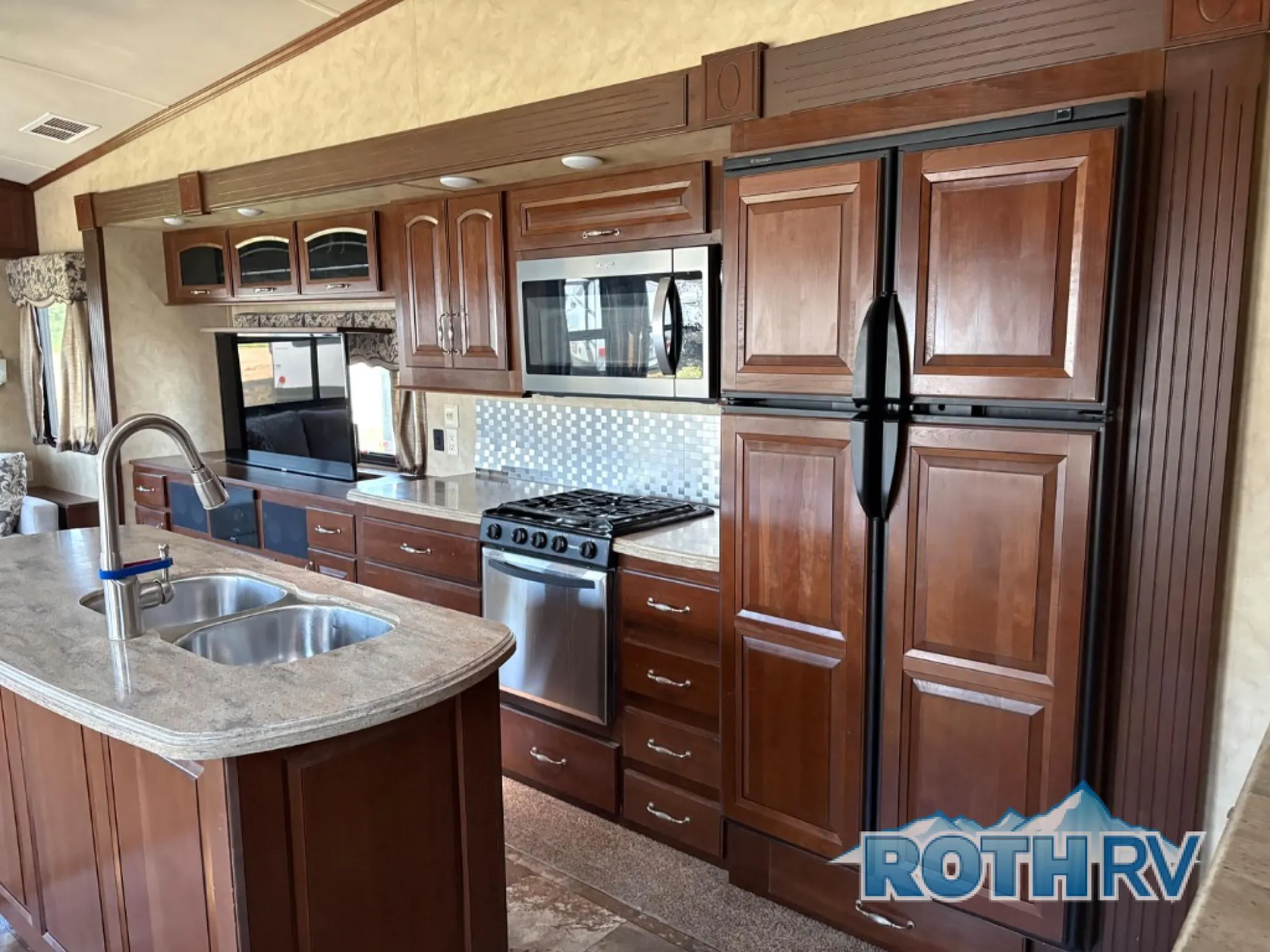 2015 Forest River Cedar Creek 36CKTS — Photo 7